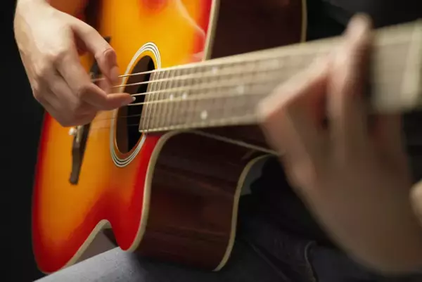 ジストニアとは？ 症状・原因や治療法、各種支援などくわしくご紹介します！