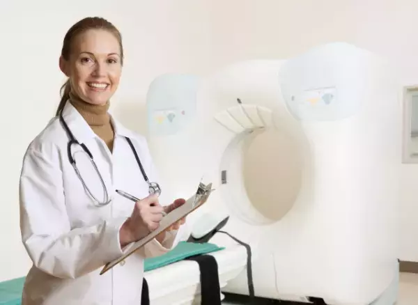 ジストニアとは？ 症状・原因や治療法、各種支援などくわしくご紹介します！