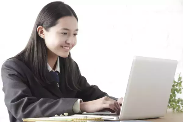 通信制高校とは？分類や他の進学先との違い、学費、入学方法などをご紹介します