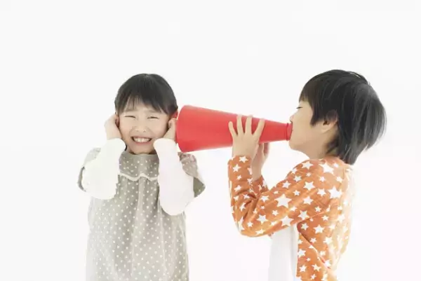 人の会話に割り込むのは「衝動性」が原因？でも6歳の息子の場合は…