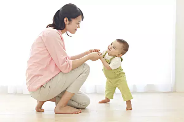 モロー反射とは？ モロー反射が見られる期間、疾患や発達障害との関連についてご紹介します！