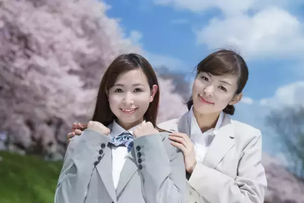 大人のチック症とは？症状とストレスとの関連性、受診先や治療法、生活上の工夫を紹介！