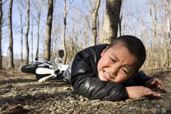 何度も椅子から落ちる息子が「発達性協調運動障害」と診断されるまで