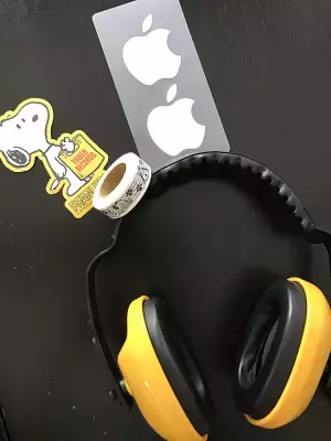 「イキがってる」わけじゃない！聴覚過敏の味方、イヤーマフを知ってほしい