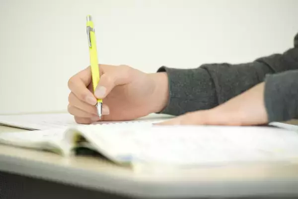 発達障害の息子を通して写る過去の自分。小学校に通うのは苦難の連続で…