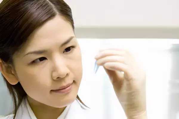 ターナー症候群とは？特徴や合併症、検査内容、治療法などをご紹介します