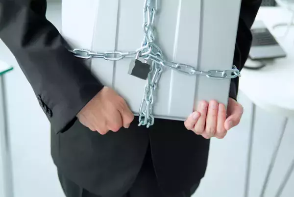 解離性健忘とは？記憶を失ってしまうの？解離性障害のひとつ解離性健忘の原因・症状・治療法などを解説