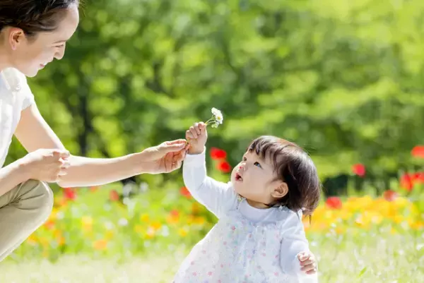 母子分離不安とは？年齢ごとの特徴や原因、対処法は？「分離不安症」の診断基準や治療法などをまとめました