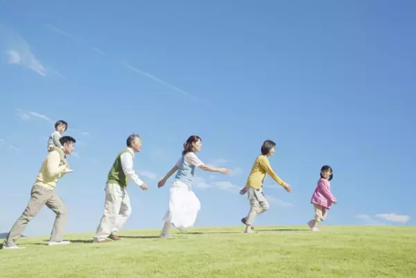 カナー症候群（カナー型自閉症）とは？アスペルガーとの違い、症状、年齢別の特徴、子育て・療育法を紹介！