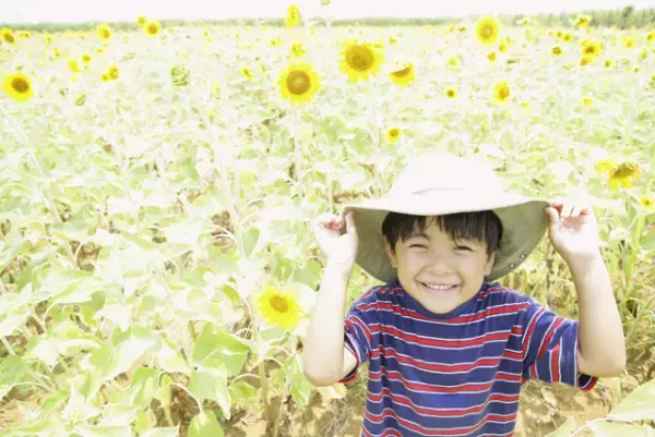 カナー症候群（カナー型自閉症）とは？アスペルガーとの違い、症状、年齢別の特徴、子育て・療育法を紹介！