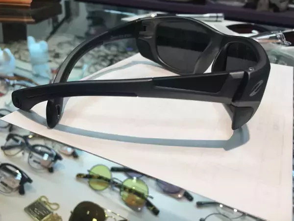 「アーレン症候群」を知っていますか。文字が回ったり歪んだり…娘の検査からアーレンレンズを手にするまで