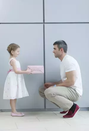 お友達のお弁当が床にガッシャーン！無関係の息子まで涙したそのワケとは