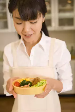 お友達のお弁当が床にガッシャーン！無関係の息子まで涙したそのワケとは