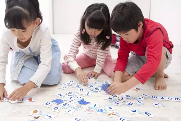 空気が読めない…そんな子どもに試したい「アナログゲーム療育」って？