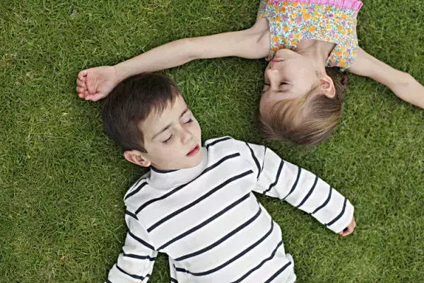 「行きたい！」と言うのに準備は渋る我が家の兄弟。変化をもたらしたホワイトボード活用法とは