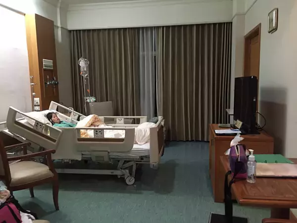 ある日、夫が海外転勤に。妻と障害のある子は一緒に行ける？ダウン症のわが子を連れての駐在経験