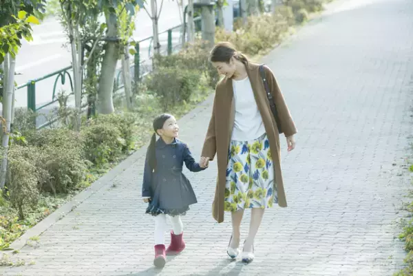 自分への問いかけかわからない！？クラスの会話すべてに首を突っ込む原因は聴覚の過敏性にあった！