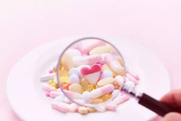 心療内科とは？精神科と何が違うの？対象になる病気や治療の流れ、費用などを解説します