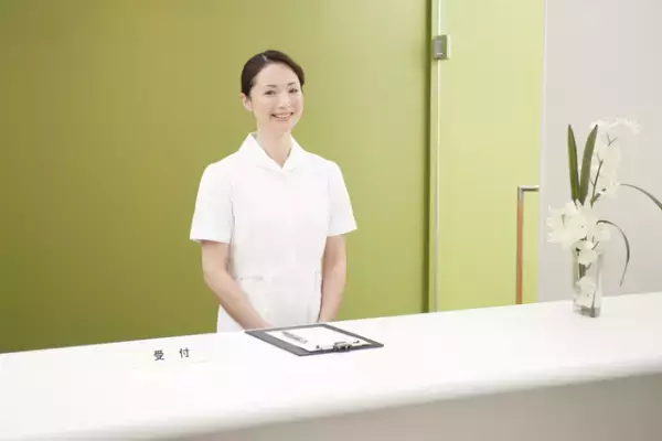 心療内科とは？精神科と何が違うの？対象になる病気や治療の流れ、費用などを解説します