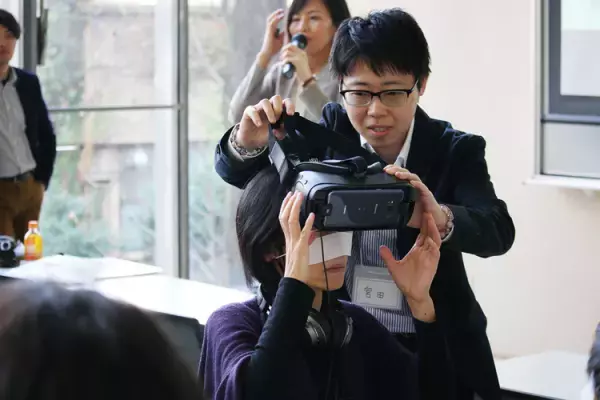 自閉スペクトラム症の人が「見ている世界」をVR体験！コミュニケーション障害に影響する特有の見え方とは