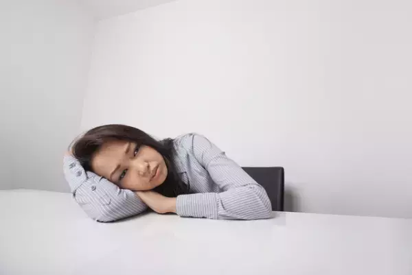 化粧は超苦手！職場はトラブルだらけ。アスペルガーでADHDな私がみつけた、生き抜くための対処法とは？