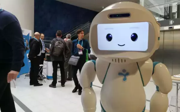 AIロボは療育の達人!?欧州発の療育ロボ「QTrobot」のスゴイ機能を取材