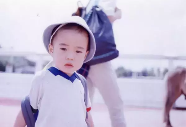 おやつは「ハサミの練習」の時間!?自閉症息子の楽しみを奪ったモーレツ母さんの、14年後の懺悔