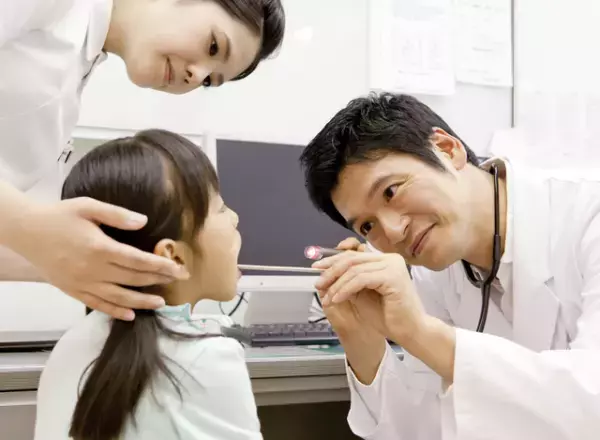 花粉の季節到来！マイワールド全開な娘が自力で見つけた耳鼻科克服法が意外だった！