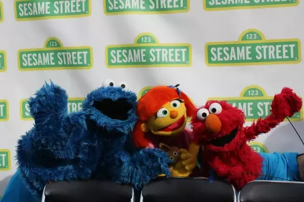 誰もが暮らしやすい、まぜこぜの社会って？会場が青に染まった「世界自閉症啓発デー」イベントを取材