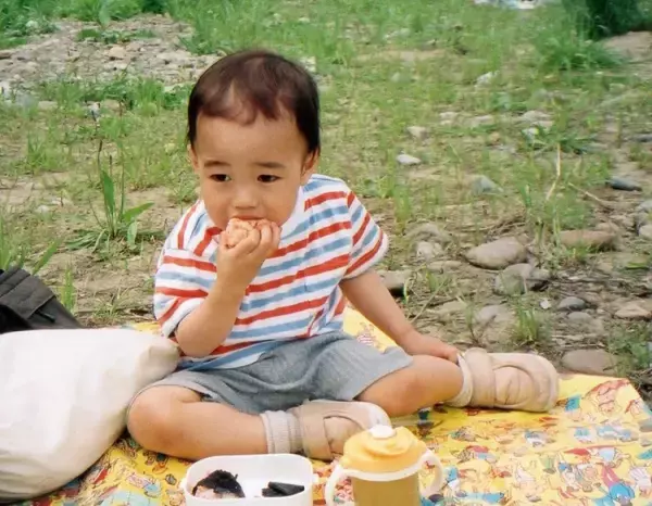 自閉症の息子、こだわりの靴を「もう履けない」。自分から卒業できた理由とは…