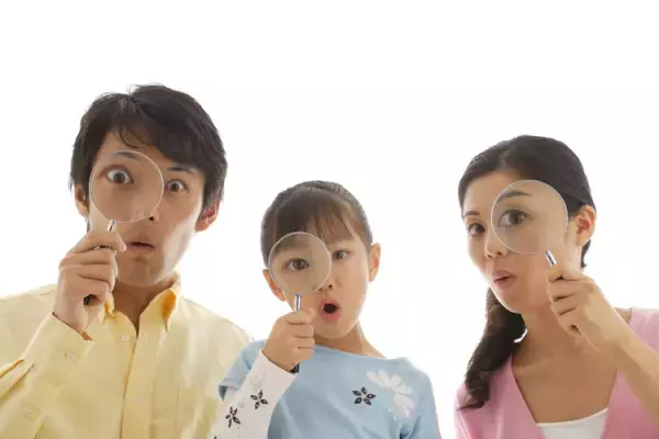 【自閉症とは】発達段階で現れる3つの特徴について解説します