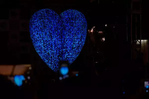 4月2日は世界自閉症啓発デー！青いものを身につけて「Warm Blueキャンペーン」に参加しよう