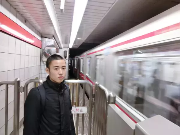 「15分前行動」へのこだわりで、時差通勤でも満員電車…！自閉症息子、諭すとパニック！社会人生活に必要な応用力はまだまだ課題で…