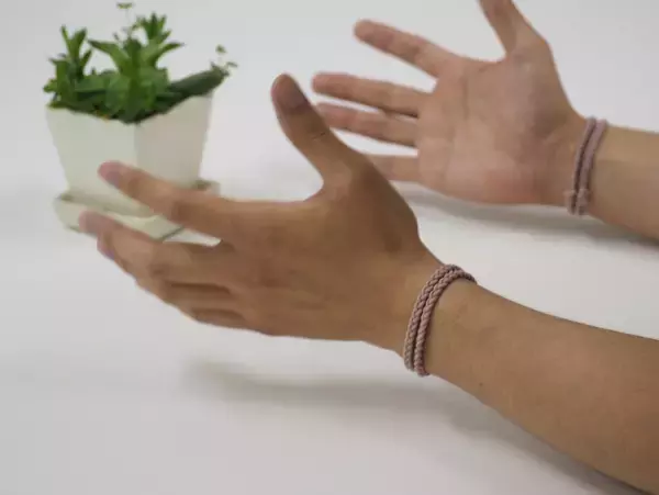 38歳デザイナー「大人になって発達障害の診断を受け、許されたように感じた」仕事での失敗や離婚を経て見つけた、なんとかするための"工夫"【連載 ＃見えない障害と生きる】