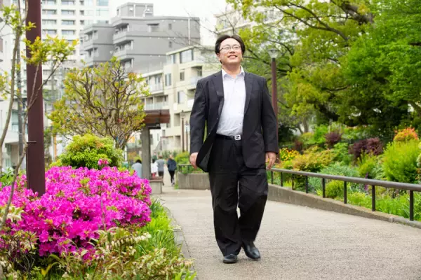 突然のクビ通達、2度の休職を経て。ADHDの自分が「働ける」仕組みを追求して得た幸せーー高梨健太郎さん【連載】すてきなミドルエイジを目指して