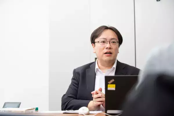 突然のクビ通達、2度の休職を経て。ADHDの自分が「働ける」仕組みを追求して得た幸せーー高梨健太郎さん【連載】すてきなミドルエイジを目指して