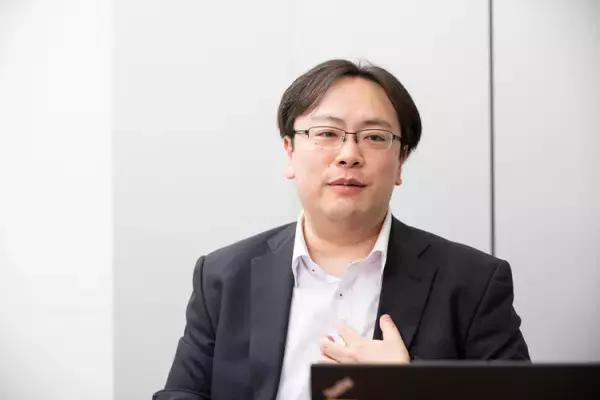 突然のクビ通達、2度の休職を経て。ADHDの自分が「働ける」仕組みを追求して得た幸せーー高梨健太郎さん【連載】すてきなミドルエイジを目指して