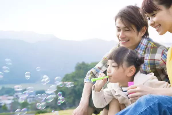 「ちょっと」「もうすぐ」「しっかり」…その「あいまい言葉」子どもに伝わっていないかも？今日から試せる、楽々かあさんの超・具体的な「声かけ変換術」