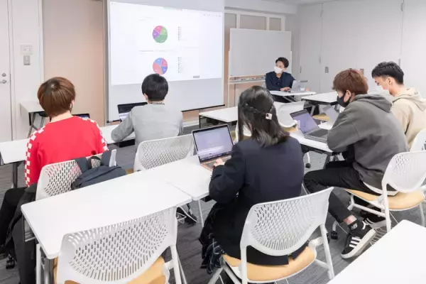 テストも校則もない。高等部在学中からインターン―学びながら社会と繋がり、実践的なITスキルを身につける。多様な働き方にマッチする人を育てる「バンタンテックフォードアカデミー」を取材。生徒インタビューも
