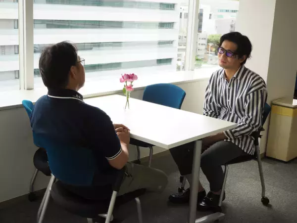 教師になった理由は「つらい思いは自分で最後にしたい」。文字が読めず死すら考えて――発達障害を描いたCMプロデューサーが聞く【連載 #見えない障害と生きる】