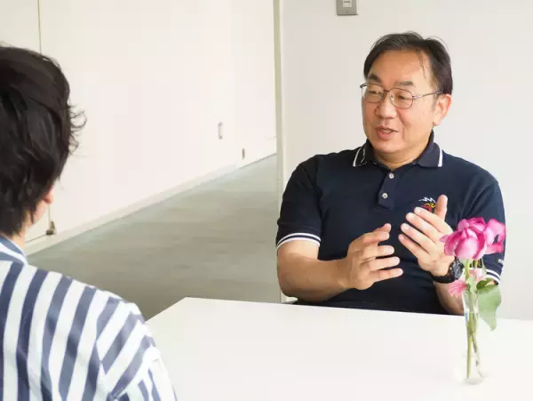 教師になった理由は「つらい思いは自分で最後にしたい」。文字が読めず死すら考えて――発達障害を描いたCMプロデューサーが聞く【連載 #見えない障害と生きる】