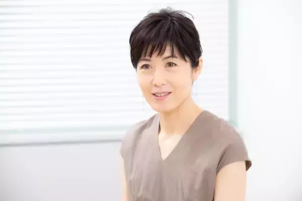【小島慶子さん取材】「助けて」が言えなかった子ども時代。天職との出合いや、41歳で発達障害と分かるまでの苦悩も