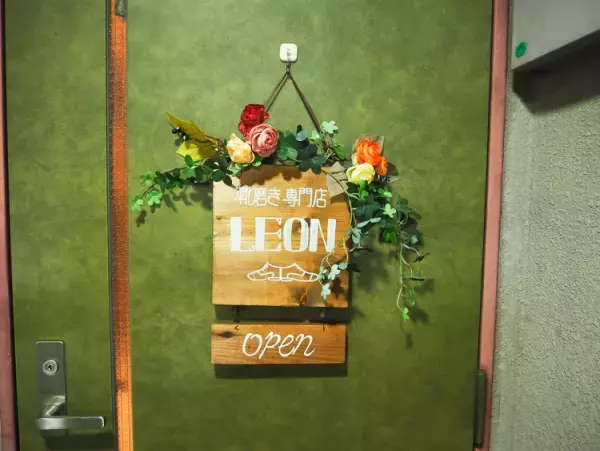 「障害はギフト」特性を強みにした靴磨き職人。いじめ、うつ、パニック障害でも、磨くことが心を支えた。――発達障害を描いたCMプロデューサーが聞く【見えない障害と生きる】