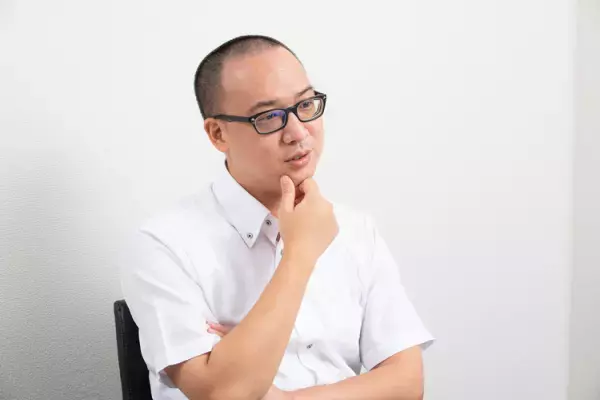 夏休み明けの子どもを守る！不登校新聞編集長・石井志昂さんと考える自殺予防。家庭でできる「TALK」の原則なども