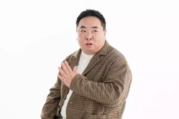 映画『梅切らぬバカ』監督・脚本の和島香太郎さん、自閉症の「忠さん」を好演した塚地武雅さんを取材。当事者、地域の人々、双方の視点で描いた背景や想いとは？