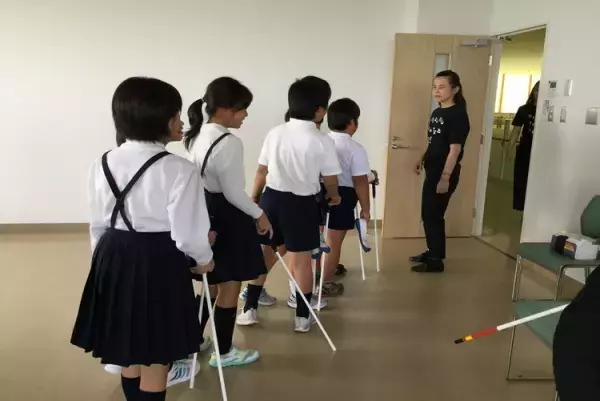 「本当の自分」に戻り暗闇を旅する90分「ダイアログ・イン・ザ・ダーク」。代表・志村真介さんと考える多様性、コロナ禍における気づきも――発達ナビ編集長インタビュー