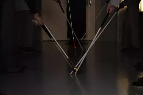 「本当の自分」に戻り暗闇を旅する90分「ダイアログ・イン・ザ・ダーク」。代表・志村真介さんと考える多様性、コロナ禍における気づきも――発達ナビ編集長インタビュー