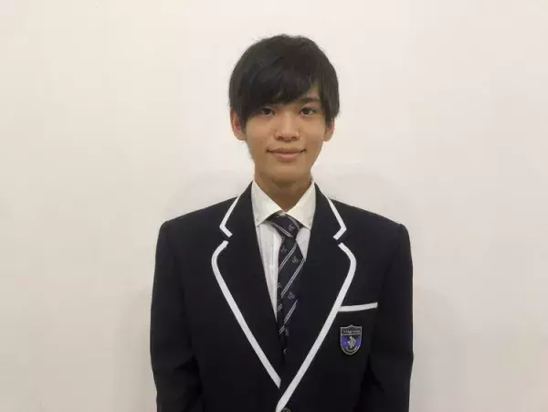 N高等学校 制服 誇らしい