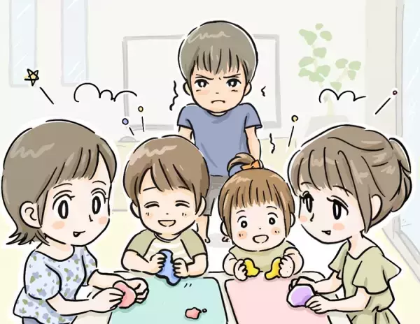 「来るな！」ハサミで服を切り叫ぶ息子に、ママ友ドン引き。事前に自閉症のことは伝えていたけれど――【ママ友トラブル】発達ナビユーザー体験談