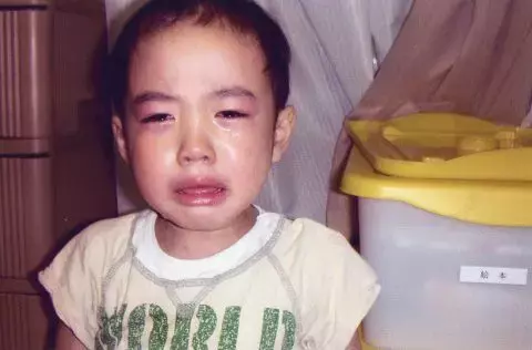 自閉症息子、3歳で取得した療育手帳。知的障害「中度」判定にショックで涙。15年後の再判定では…